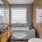 Riverside Luxury Retreat By Booklapland Huvilat *