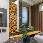 Riverside Luxury Retreat By Booklapland *