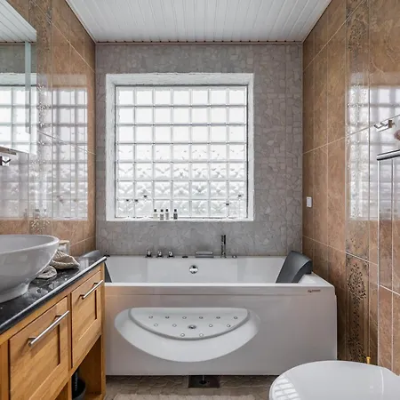 Riverside Luxury Retreat By Booklapland Villa *