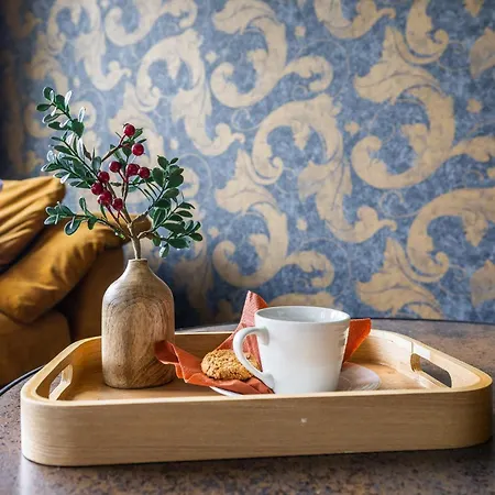 Riverside Luxury Retreat By Booklapland *