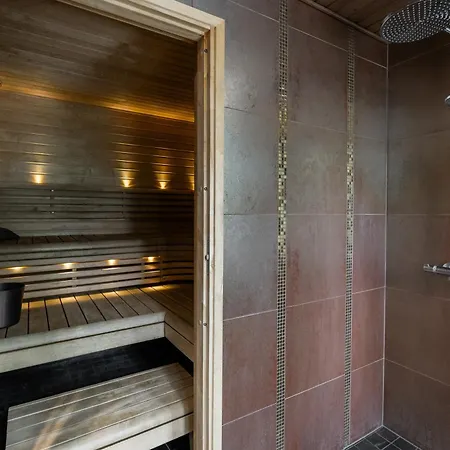 Riverside Luxury Retreat By Booklapland Villa *