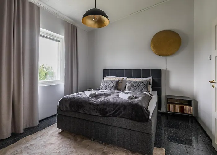 Riverside Luxury Retreat By Booklapland